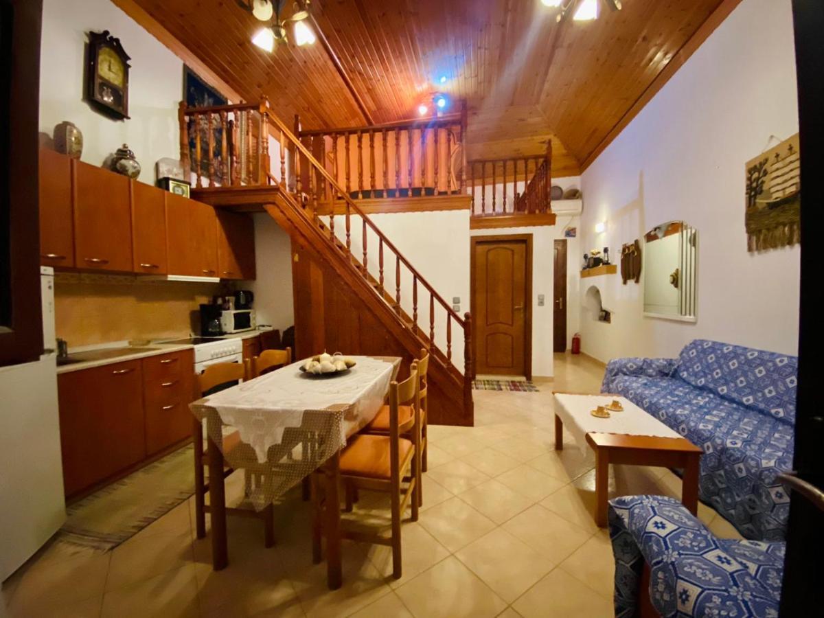 Villa Afroditi Chalki Town ภายนอก รูปภาพ
